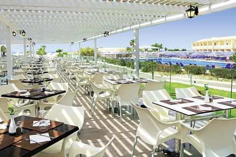 Sandy Beach & Villas in Δήμος Γεωργίου Καραϊσκάκη — foto 14