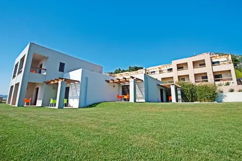 Kymi Palace in Παραλία Κύμης