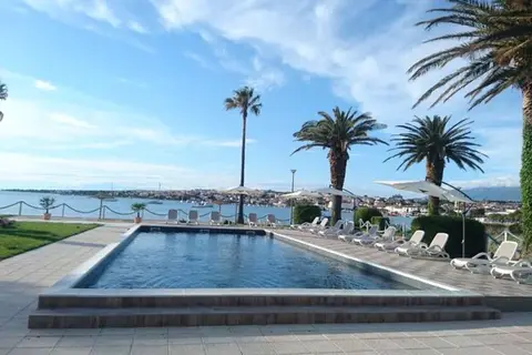 Liberty Plaza in Novalja — foto 10