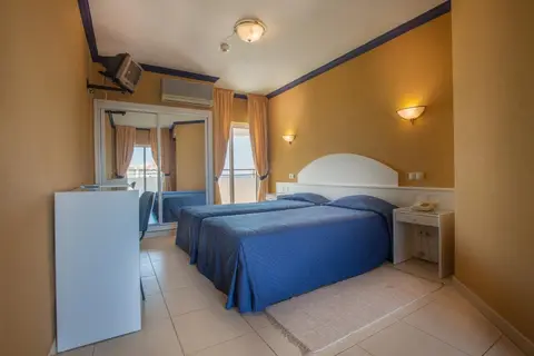 Atismar Hotel in Quarteira — foto 29