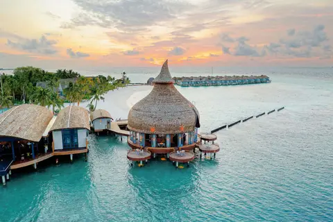 Outrigger Maldives Maafushivaru Resort in Maafushivaru — foto 2