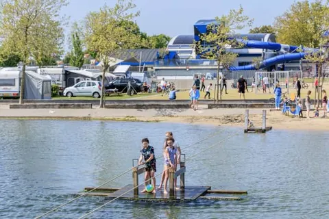 Camping en Villapark De Paardekreek foto 2