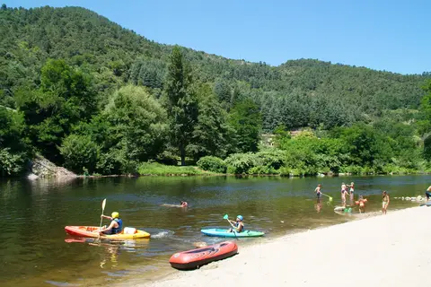 Flower Camping Le Mas De Champel in Les Ollières-sur-Eyrieux — foto 6