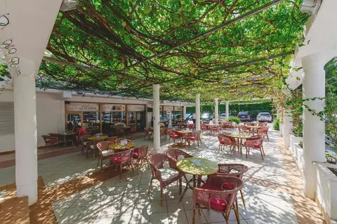 Hotel Montenegro Beach Resort in Bečići — foto 8
