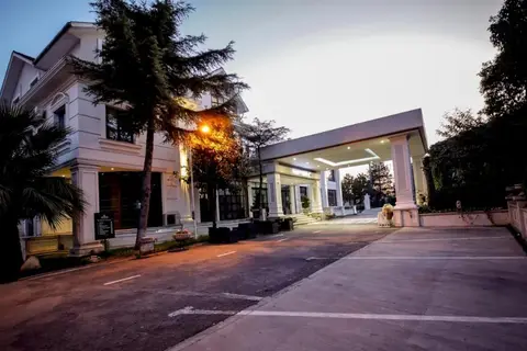 Univers Hotel in Elbasan — foto 28