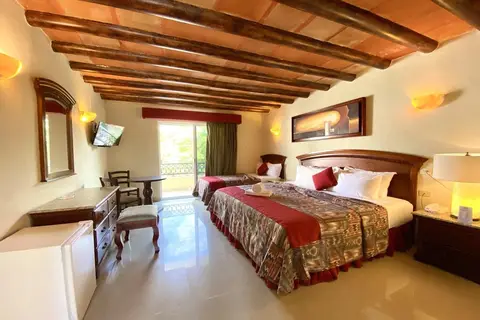 El Campanario Hotel & Estudios in Playa del Carmen