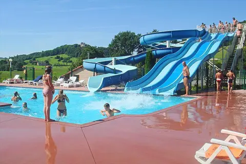 Camping Du Bois De Reveuge in Huanne-Montmartin — foto 5