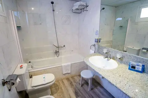 Hotel Avenida in Benidorm — foto 15