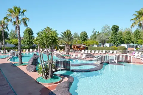 Camping Les Salisses in Vias