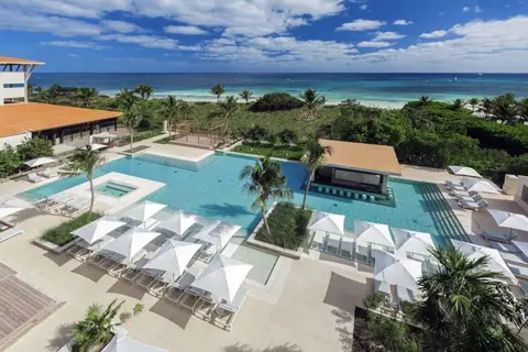 Unico 20N 87W Riviera Maya in Puerto Aventuras