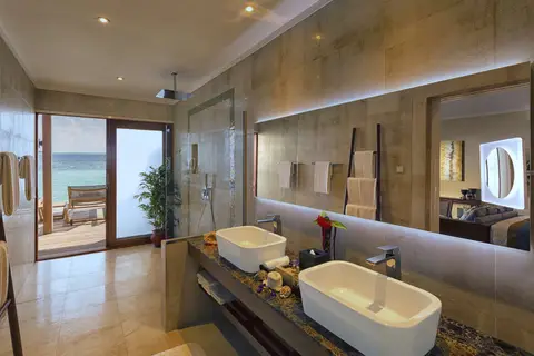 Hurawalhi Island Resort in Hurawalhi Island Resort — foto 17