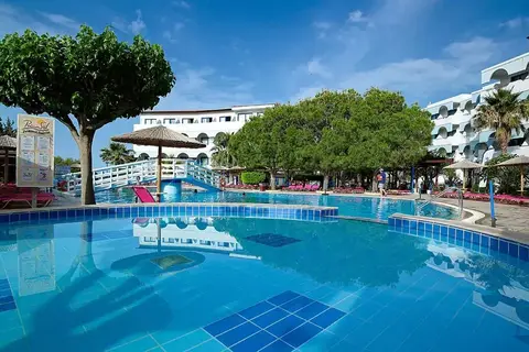 Sunrise Beach Resort in Πεύκοι — foto 16
