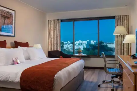 Crowne Plaza Muscat in السيب — foto 17