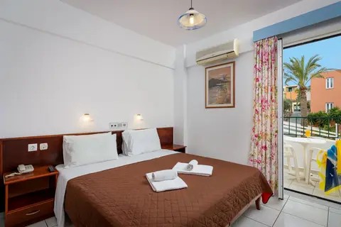 Bellos Hotel Apartments in Chersonissos — foto 18