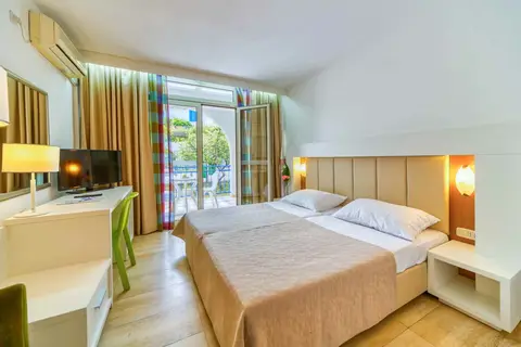Slovenska Plaža Resort in Budva — foto 28