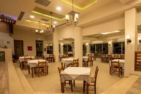 Polyrizos (Polyrisos) in Aνω Ρoδάκινo — foto 21