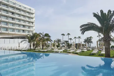 Sunrise Beach Hotel in Παραλίμνι