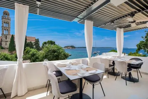 Beach Bay Hvar Hotel in Hvar — foto 7