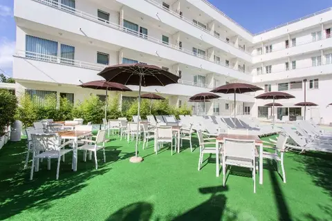 Color Mokambo Shore Design Hotel in Cesenatico — foto 10