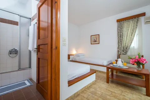 Delfinia in Molyvos — foto 13