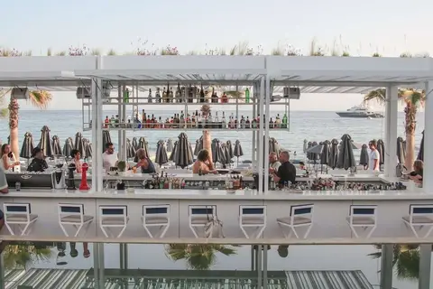 Mykonos Dove Beach Hotel in Πλατύς Γιαλός — foto 10