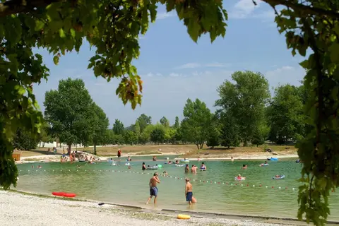 Camping 3 Lacs Du Soleil in Trept — foto 3