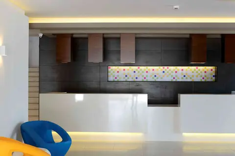 Cosmopolitan in Λάμπη — foto 15