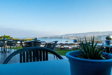 Theo Sunset Bay Hotel in Paphos — foto 25