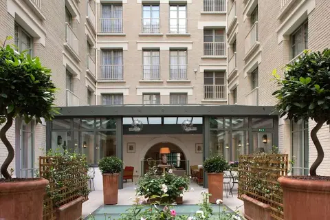 Hotel Le Littre in Parijs