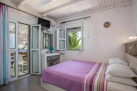 Irini Hotel in Λιβάδια — foto 9