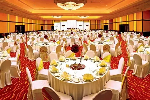 Ramada Hotel & Suites by Wyndham Ajman in عجمان — foto 19