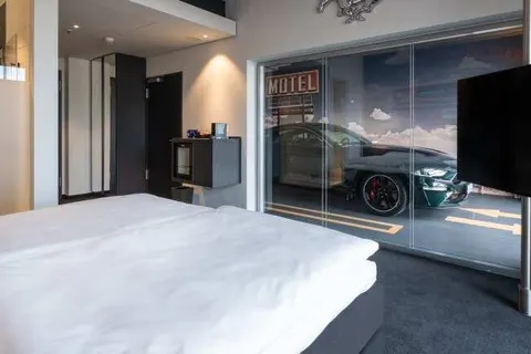 V8 Hotel Köln @Motorworld foto 14