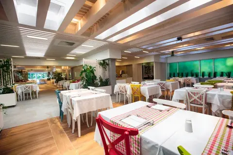 Hotel Castellastva in Petrovac na Moru — foto 13