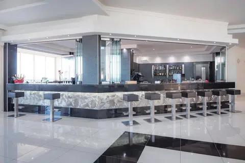 Grand Blue Beach Hotel in Καρδάμαινα — foto 18