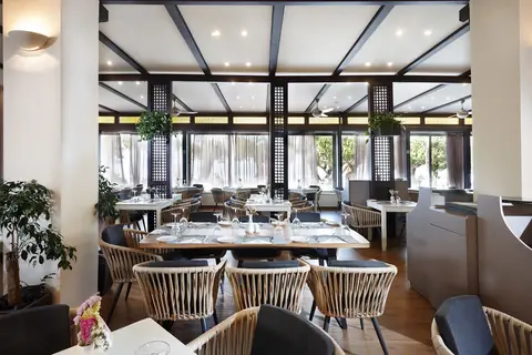 Santa Marina Beach Hotel in Agia Marina — foto 7