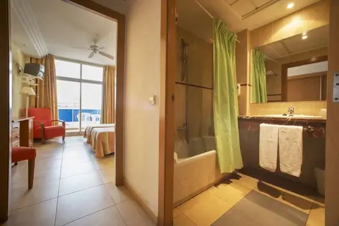 Tres Anclas Hotel in Playa de Gandia — foto 19