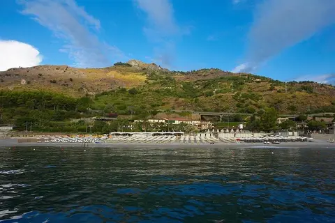 Caparena & Wellness Club in Taormina