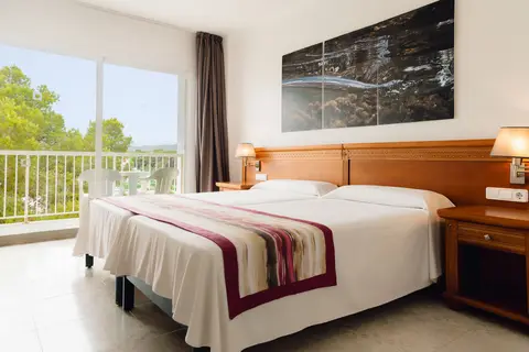 Moon Dreams Coral Beach Hotel in Santa Eulària des Riu — foto 28