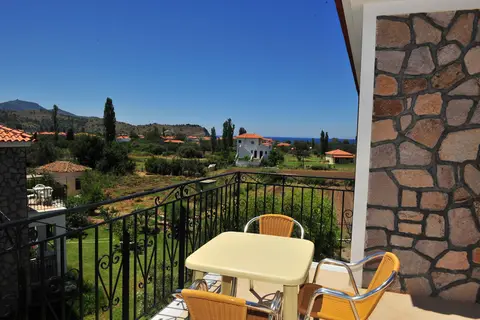 Christinas Gardens in Πέτρα — foto 16