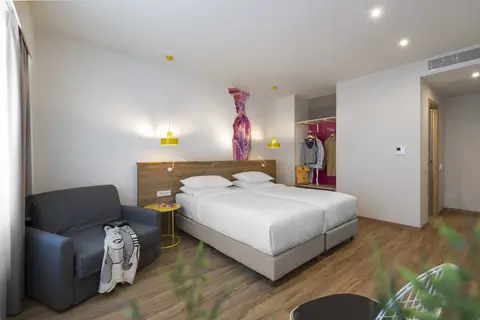 Ibis Styles Athens Routes in Athene — foto 23