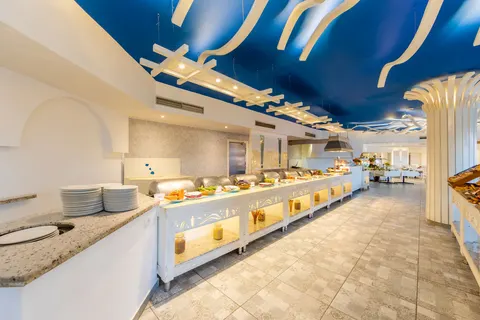 Flamenco Beach & Resort in Al Qusair City — foto 11