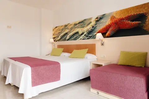 Moon Dreams Coral Beach Hotel in Santa Eulària des Riu — foto 10