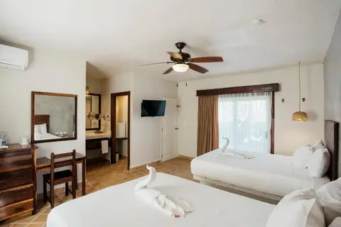 Petit Lafitte in Playa del Carmen — foto 6