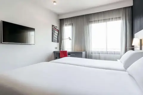 Hotel Ilunion Suites Madrid in Madrid — foto 12