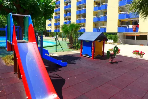 Alboran Apartments by Rentalmar in Salou — foto 3