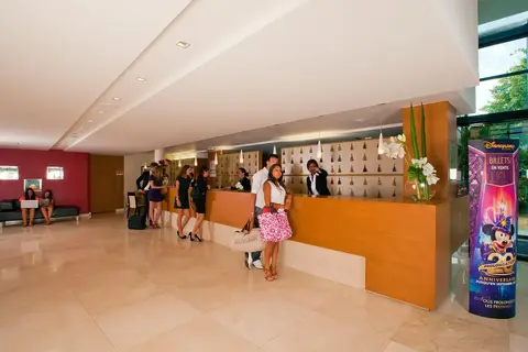 Residhome Appart Hotel Val d'Europe in Montévrain — foto 8