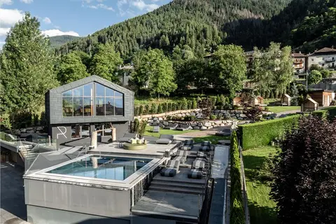 Palace Ravelli in Mezzana