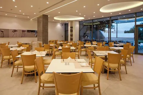 Caravia Beach Hotel in Μαρμάρι — foto 5
