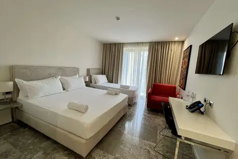 Durres Bay Hotel in Durrës — foto 11