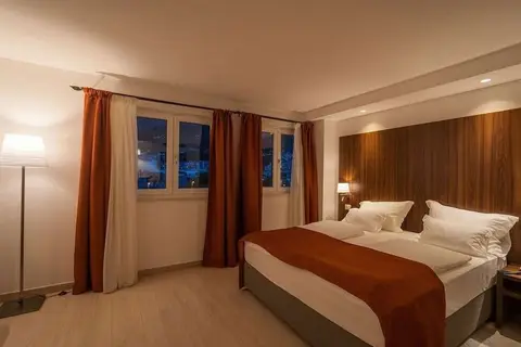 Aparthotel Miramare in Makarska — foto 4